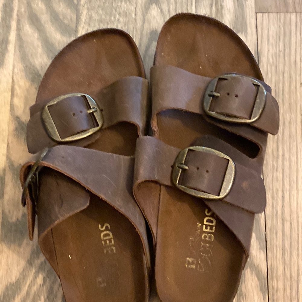 Footbeds. Size 7 fits more like an 8